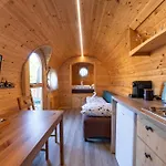 Wellnes Hribek Apartment *
